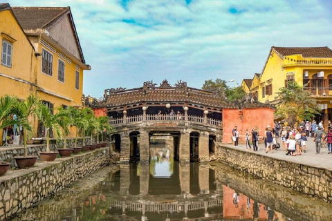 Visita a la ciudad de Hoi An-Paseo en barco-Suelta la linterna de flores en el río