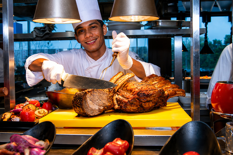 Colombo: Kingsbury Buffet Lunch or Dinner with Wine/Beer Colombo: Kingsbury Buffet Dinner with Wine/Beer