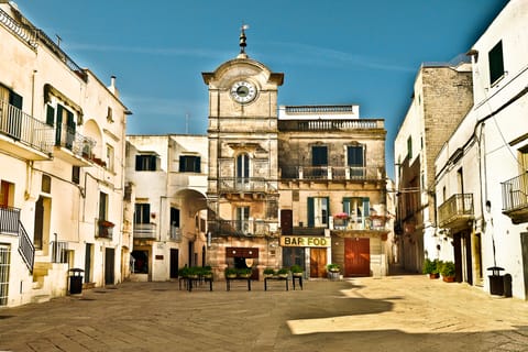 Cisternino: 2-Hour Authentic Italian Village Tour