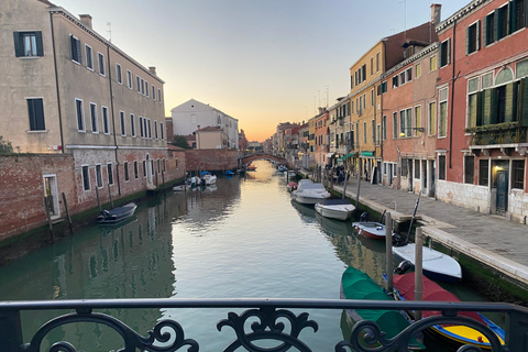 Venise de nuit : Visite guidée de la cuisine de rue dans le quartier du GhettoVenise : Visite guidée de la cuisine de rue dans le quartier du Ghetto