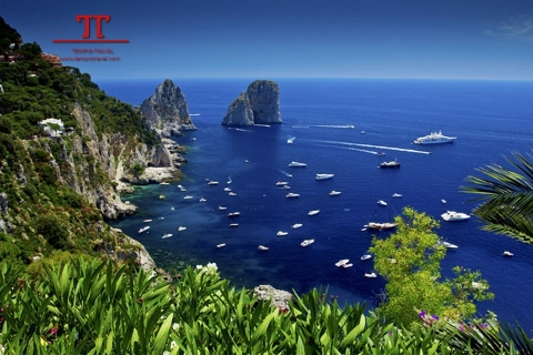 Capri: boottocht van een volledige dag in kleine groepCapri: dagvullende boottocht in kleine groep vanuit Sorrento