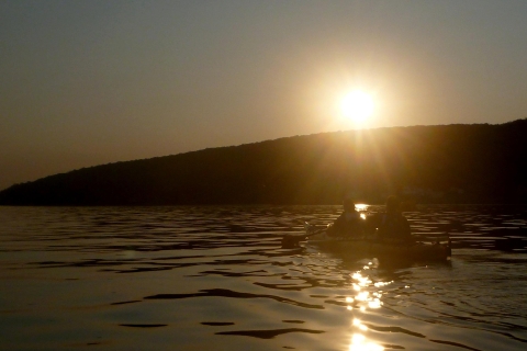 Excursion en kayak de mer au coucher du soleil à Québec avec vin de PortoKayak de mer au coucher du soleil avec transport