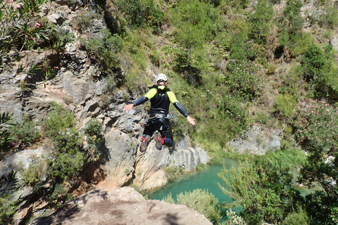 Granada & Malaga: Río Verde Canyon, Turquoise Water Jumps Private Tour