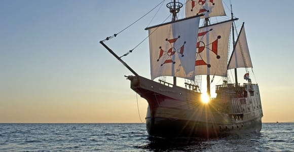 Dubrovnik: Panoramic Sunset Cruise-Karaka Ship (Adult Only)
