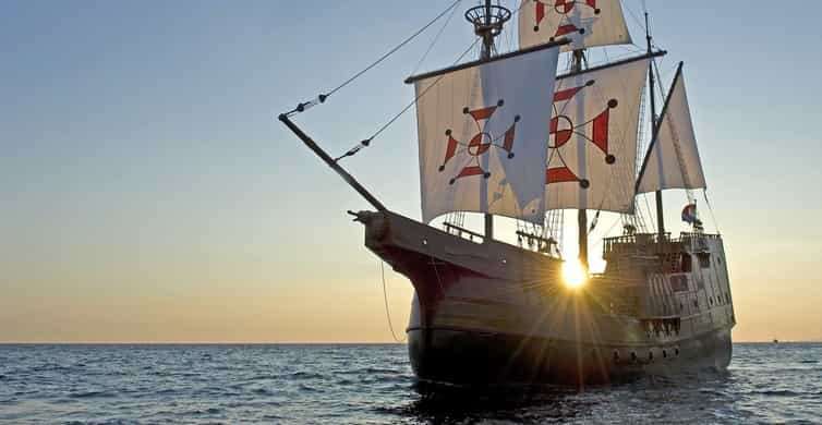 Dubrovnik: Sunset Cruise by Karaka with Sparkling Wine