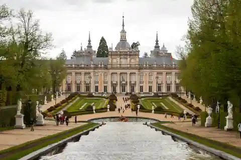 Desde Madrid: Segovia y La Granja Tour privado de día completo