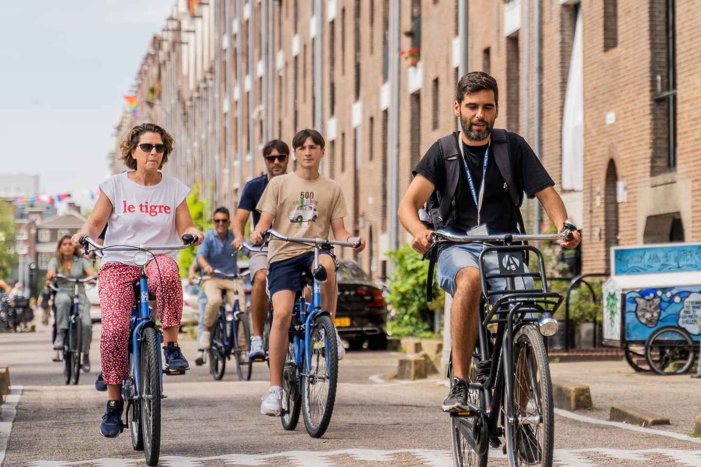 Amsterdam Bike Tour in Small Group + Optional Canal Cruise