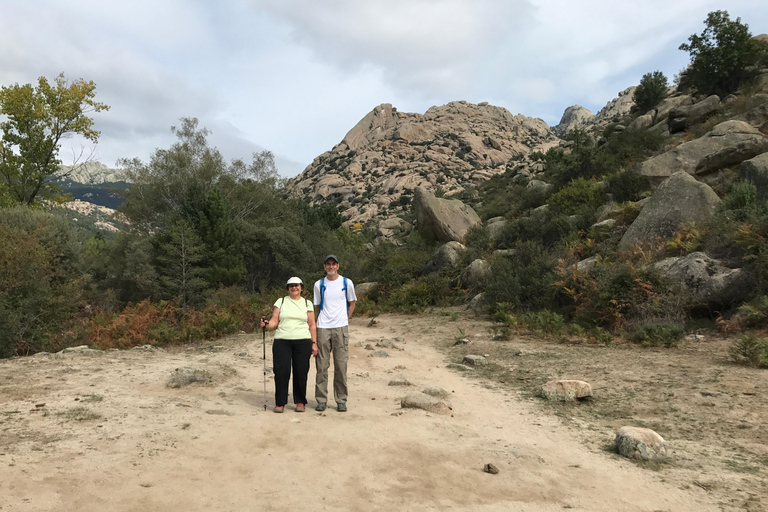 Madrid: Excursión de un día con transporte para hacer senderismo y visitar Segovia