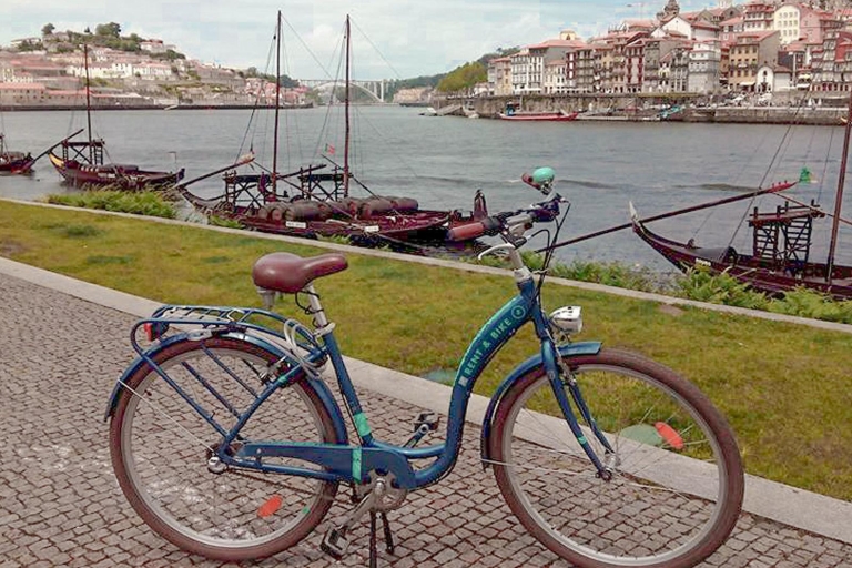 Oporto: tour autoguiado en bici y barco con cata de vinosOpción 1: bicicleta + barco + cata vino oporto + aperitivos