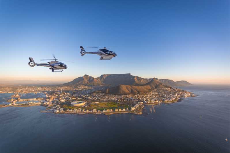 Kapstadt: 2 Oceans Helikopterflug mit Bootstour-Ticket