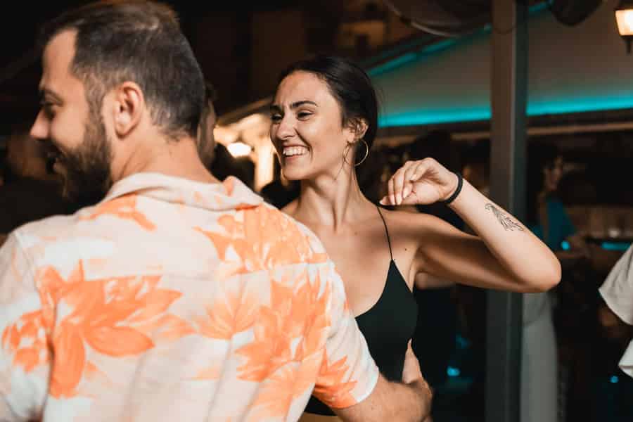 Salsa-Tanz-Entdeckung für Salsa-Liebhaber auf Mykonos. Foto: GetYourGuide Salsa-Tanz-Entdeckung für Salsa-Liebhaber auf Mykonos. Foto: GetYourGuide