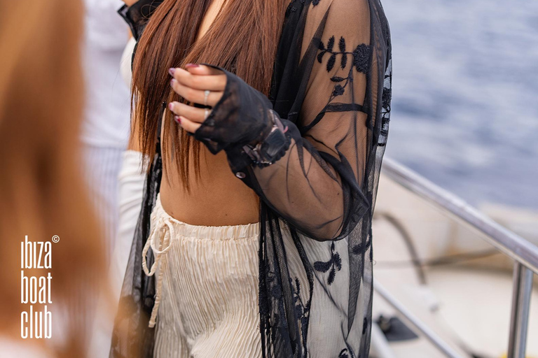 Ibiza: Formentera Sunset Boat Part with Drinks and Food Full Day Pass at Ibiza Boat Club (Early Bird Phase 2)