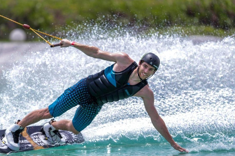 Dubai: 45Min Wakeboarding Experience 45Min Wakeboard in Dubai