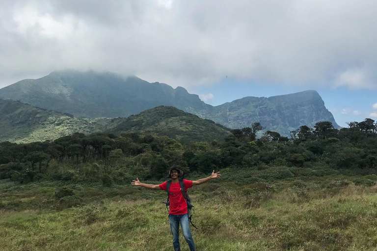 Kandy: escursione di 2 giorni sul monte Knuckles e tour del villaggioKandy: escursione di 2 giorni sul monte Knuckles e tour dei villaggi