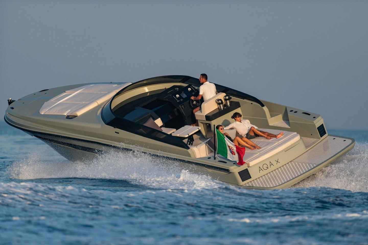 Tour privato in barca della Costiera Amalfitana e di Capri di un giorno (7 ore)