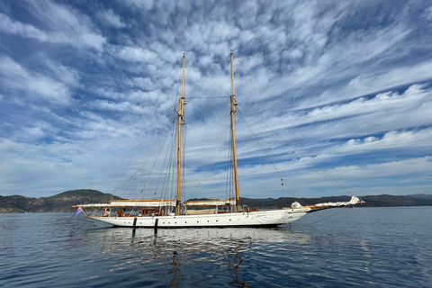 Bodrum: Private Catamaran Sailing Tour with Skipper
