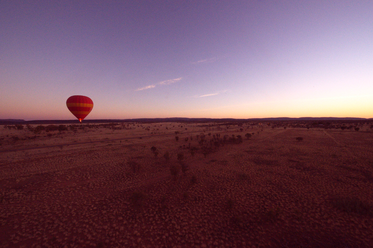 Alice Springs: Volo in mongolfiera di prima mattinaVolo in mongolfiera di 30 minuti da Alice Springs