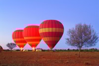 Alice Springs, Early Morning Hot Air Balloon Flight - Housity