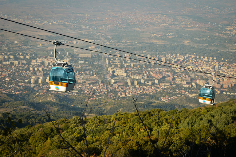 Skopje: tour privado de medio día de bellezas circundantesSkopje: Excursión privada de medio día rodeando las bellezas