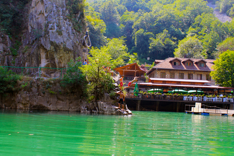 Skopje: tour privado de medio día de bellezas circundantesSkopje: Excursión privada de medio día rodeando las bellezas