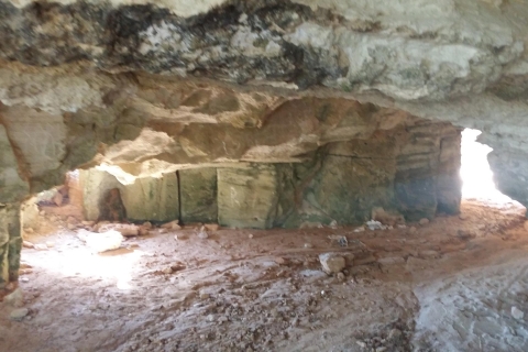 Cyprus: halve dag grotten nationaal park Oostkust met jeepCyprus: grottentocht van halve dag nationaal park Oostkust
