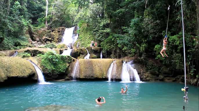aventura con traslado en el río negro y cataratas ys