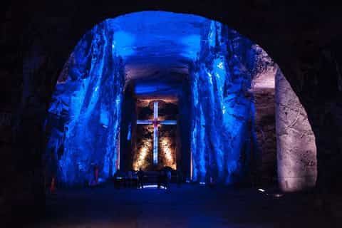Bogotá: Salt Cathedral & Lake Guatavitá Tour with Lunch
