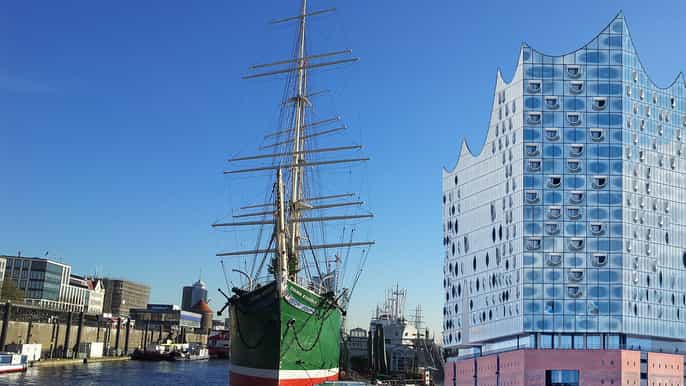 elbphilharmonie tour without concert halls harbor cruise