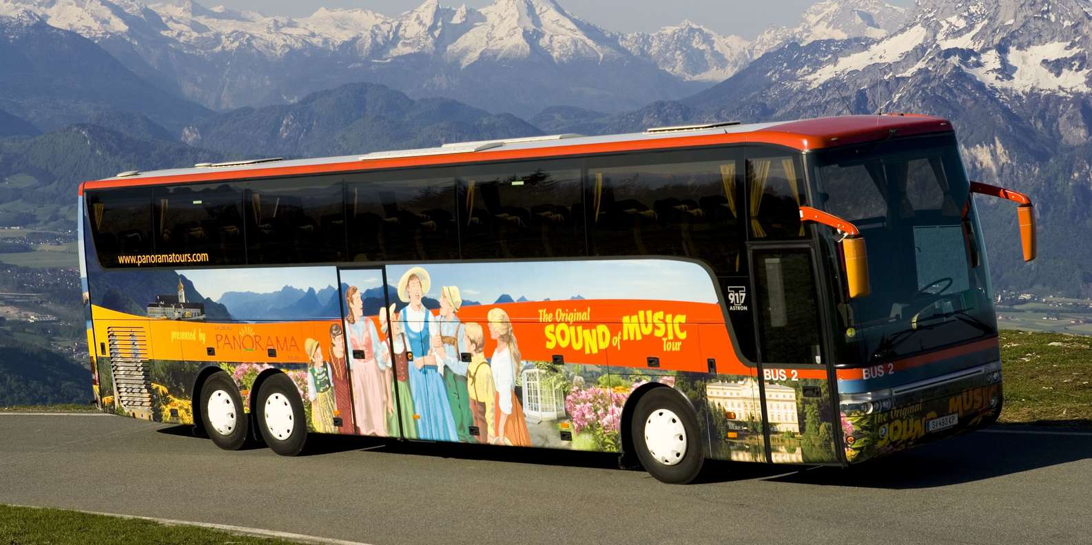 Original Sound of Music Tour with Schnitzel + Noodles