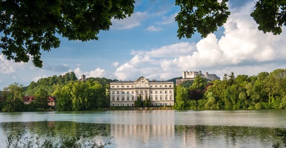 Original Sound of Music Tour with Schnitzel + Noodles