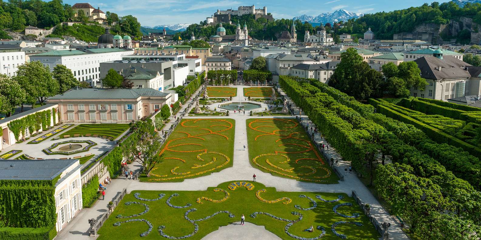 Original Sound of Music Tour with Schnitzel + Noodles