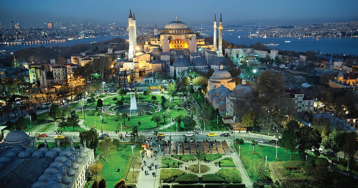 Тур в стамбул из минеральных вод. Йеникапы Стамбул. Йеникапы район Стамбула. Йеникапы район Стамбула парк.