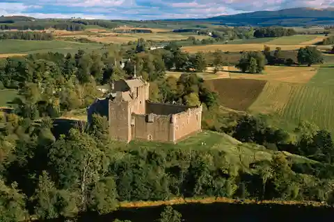 Full-Day Custom Tour: Loch Ness, Glencoe and Highlands