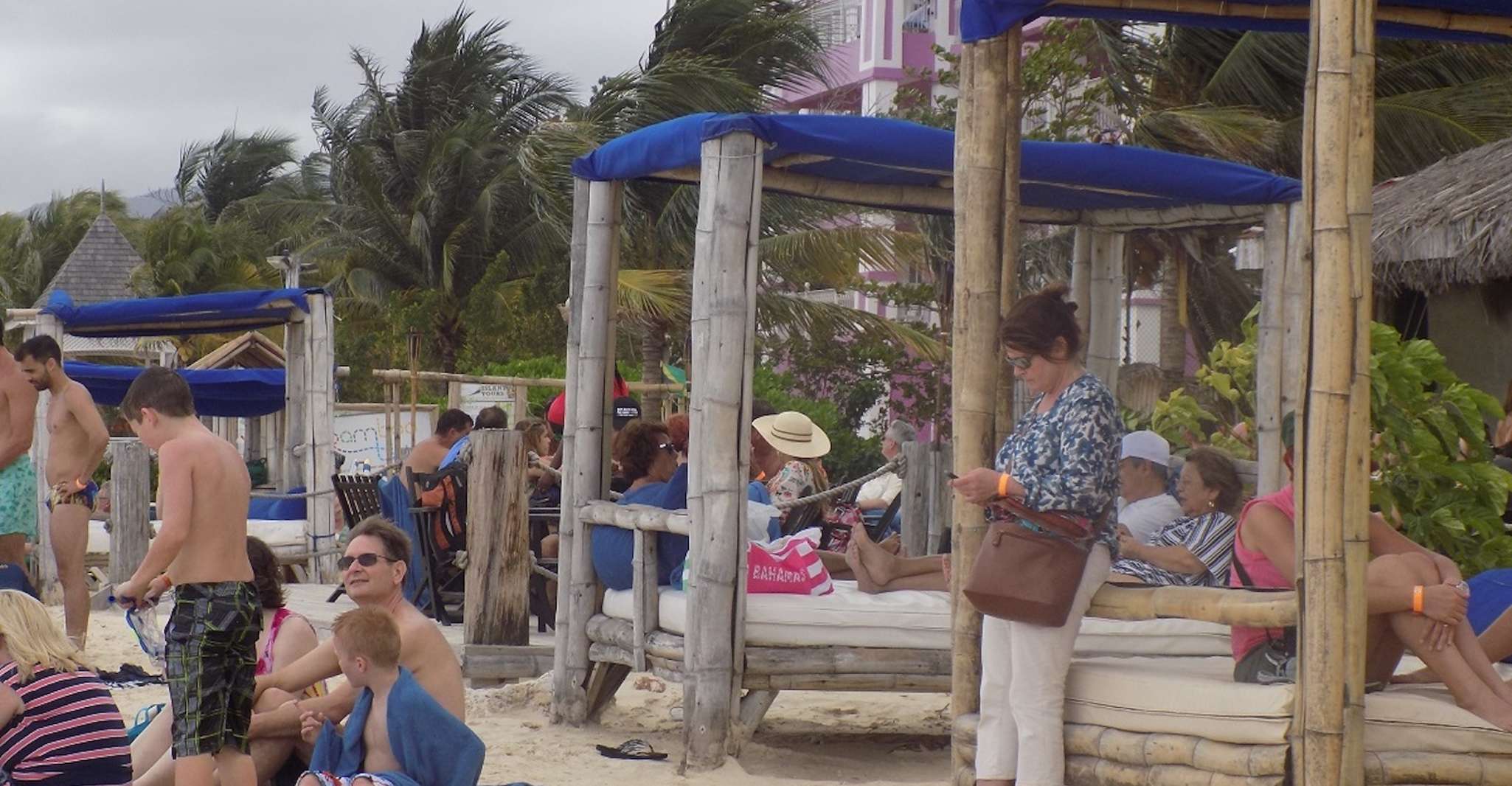 Bamboo Blu Beach Club en Ocho Rios Sightseeing Experience - Hizvo