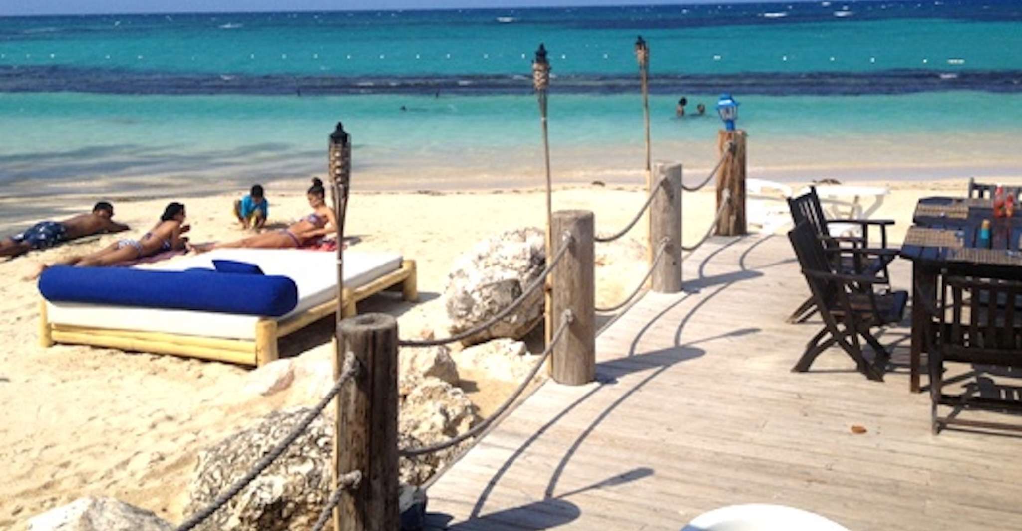 Bamboo Blu Beach Club en Ocho Rios Sightseeing Experience - Hizvo