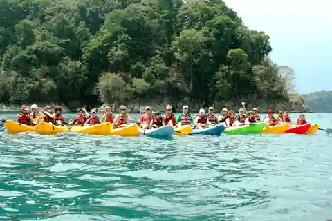 Quepos: Kajakpaddling och snorkling i havet