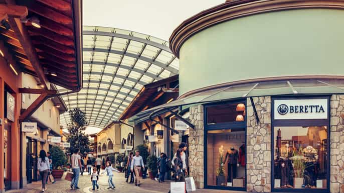 milanodan franciacorta outlet village alışveriş gezisi