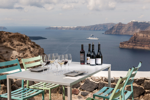 Santorin : visite de 3 caves avec un sommelierVisite privée du vignoble