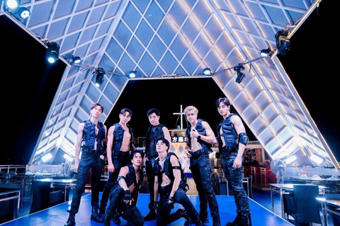 Pattaya: Oriental OceanSky Cruise with live show & buffet Sunset Cruise with Buffet and Show - VIP Seat 6:00 PM