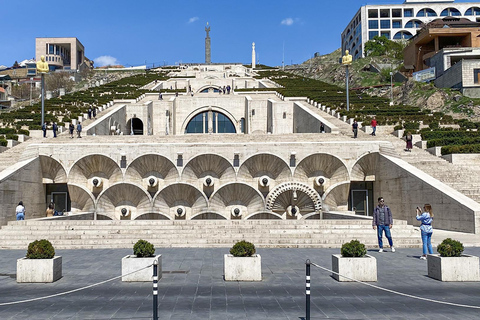 From Tbilisi: Armenia Day Trip with Yerevan & Cascade