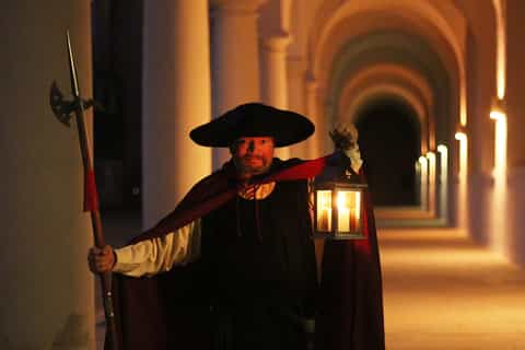 Dresden: The Original Night Watchman Tour in Lantern Light