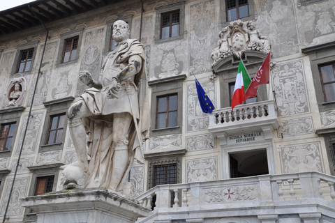 Livorno: excursión privada de un día a Pisa y Lucca