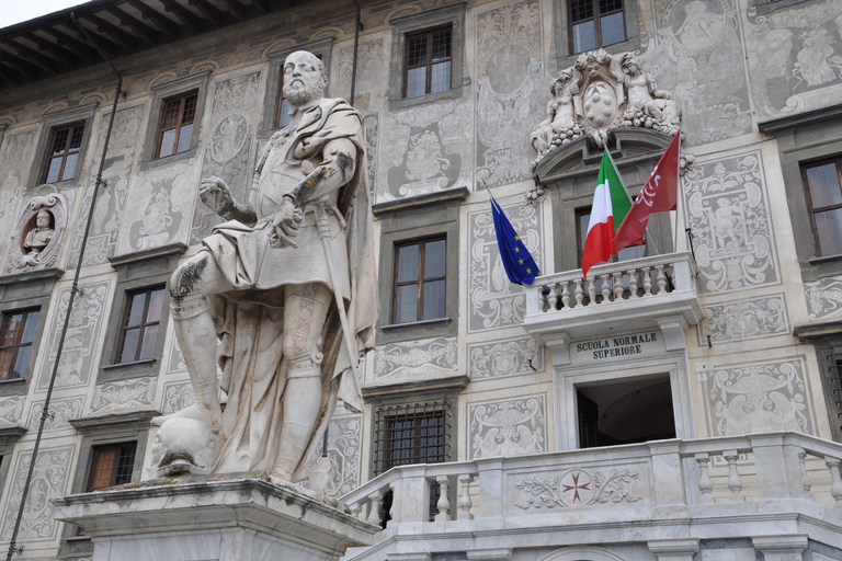 Livorno: Ganztägiger privater Landausflug nach Pisa und Lucca