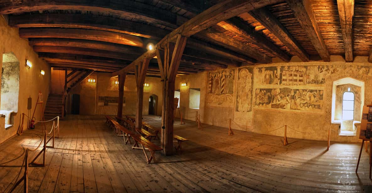 Wroclaw: Giant Mountains & Valley of Palaces Day Tour