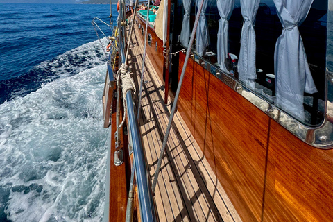 Agistri, Moni, and Aegina Sailing Yacht Cruise