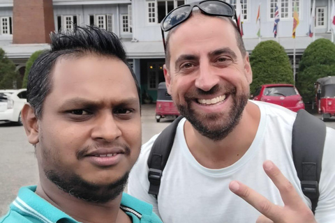 Kandy: Tuk-Tuk Sights, Culture, Shopping & Treatment