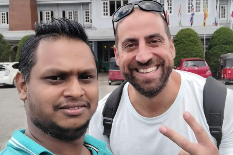 Kandy: Tuk-Tuk Sights, Culture, Shopping & Treatment