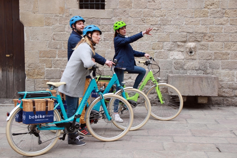 Barcelona: Sightseeing-Tour mit dem E-BikeBarcelona: 2,5-stündige Sightseeing-Tour mit dem E-Bike