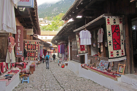 تيرانا: رحلة ليوم واحد إلى قلعة كرويا ومدرج دوريس