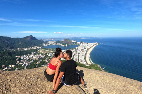 Rio de Janeiro : Randonnée des Deux Frères, la plus belle vue de RioSentier des Deux Frères à Vidigal, la plus belle vue de Rio